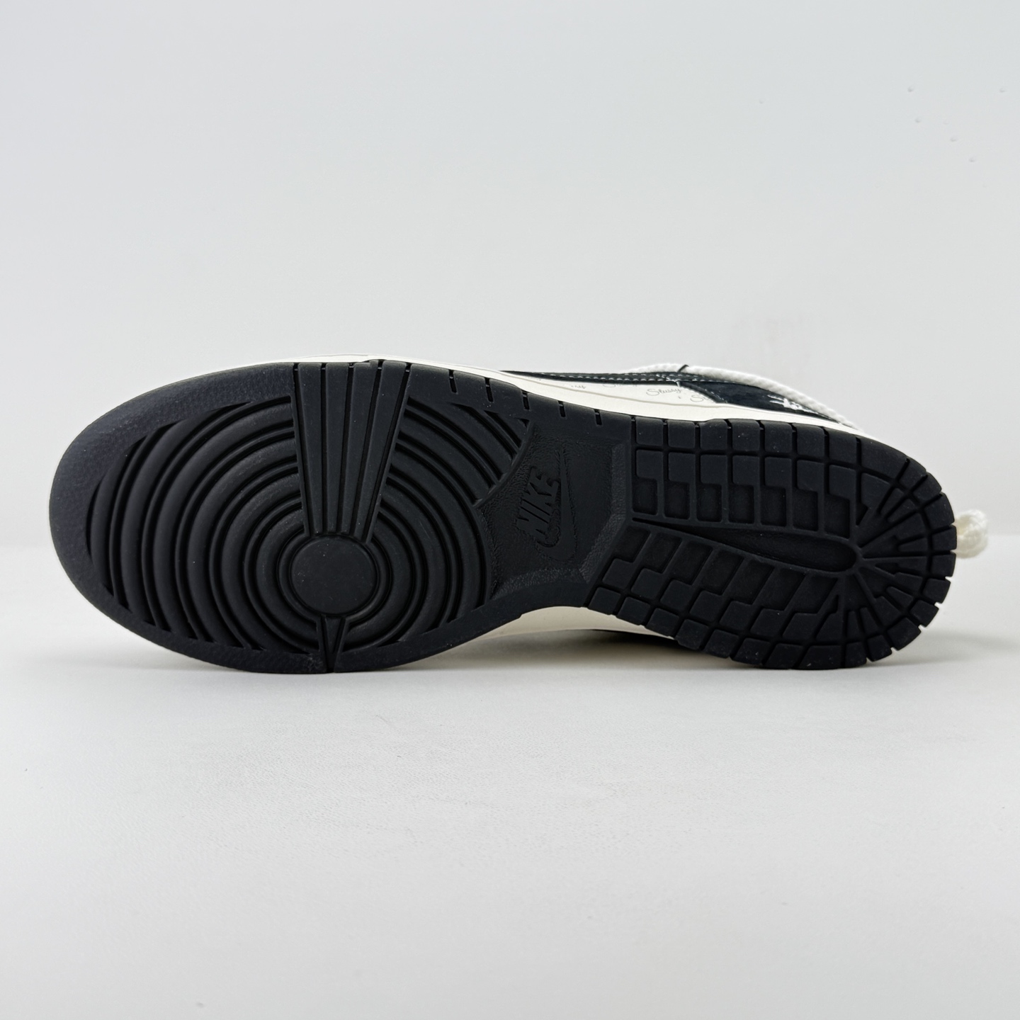 Nike SB Dunk Low Black White