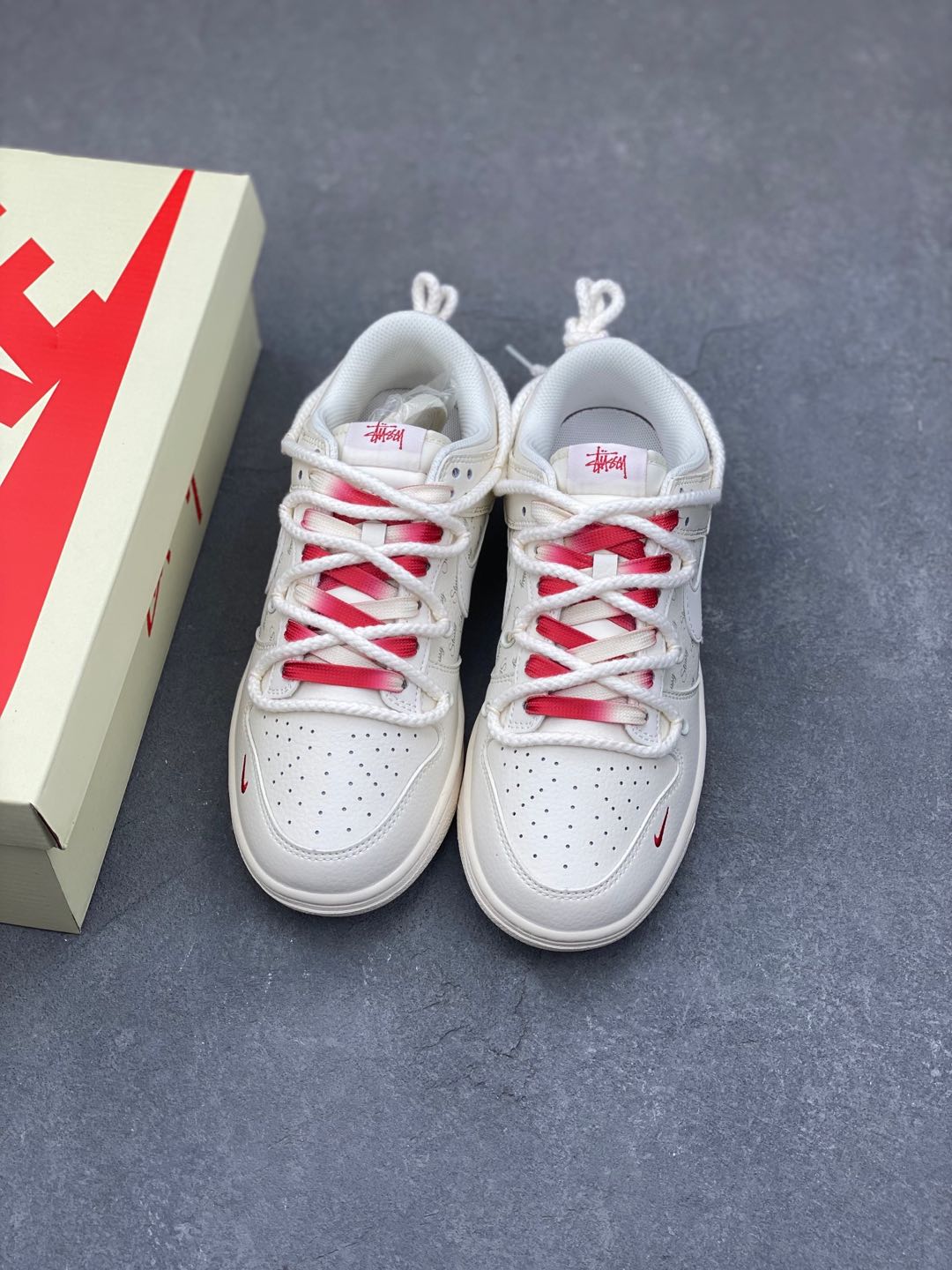 Nike SB Dunk Stussy White Red