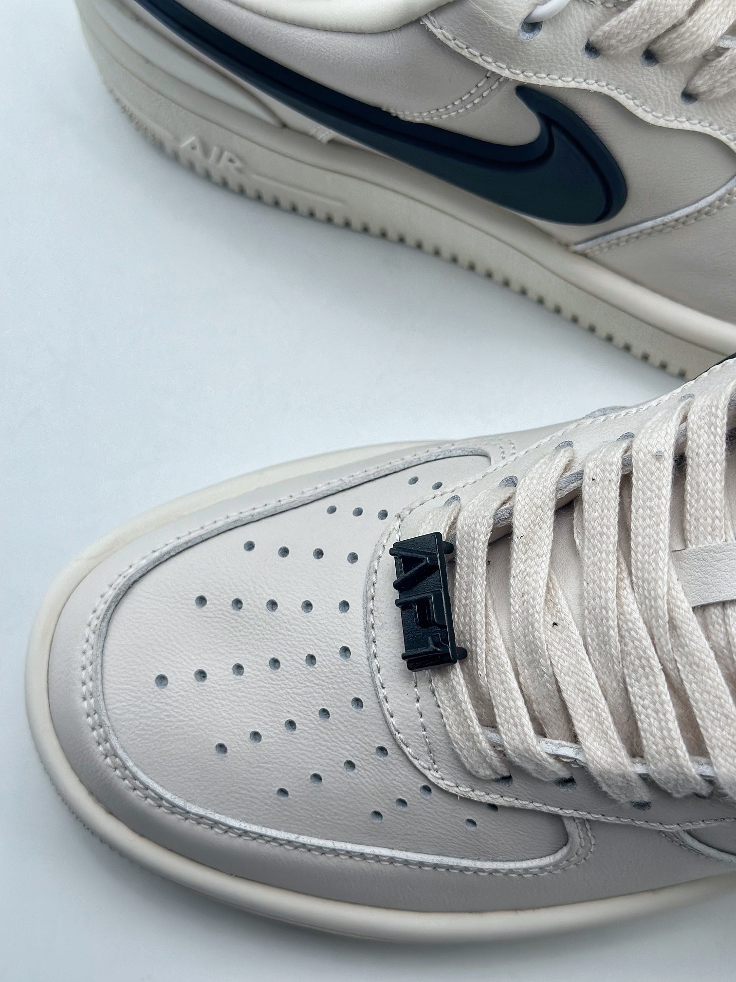 Nike Air Force 1 x AMBUSH Low White/Black