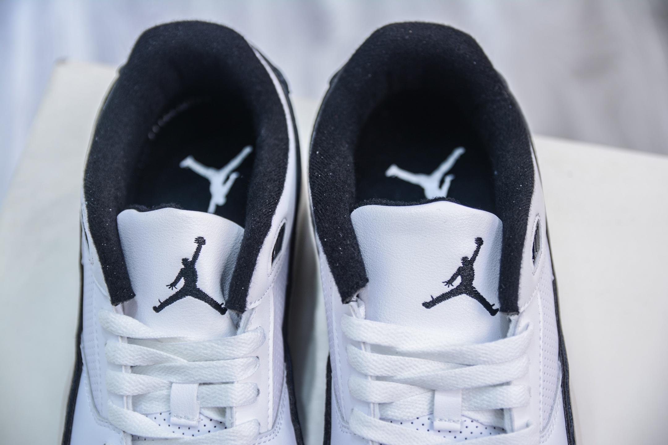 Jordan Flight Court Low Retro Sneaker Black/White