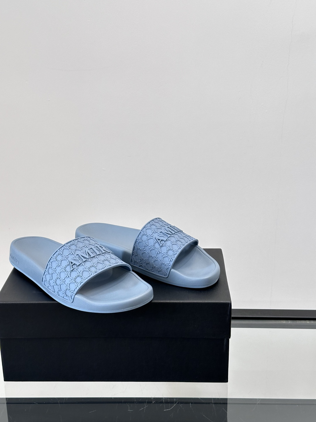 Amiri Embossed Logo Slides Blue