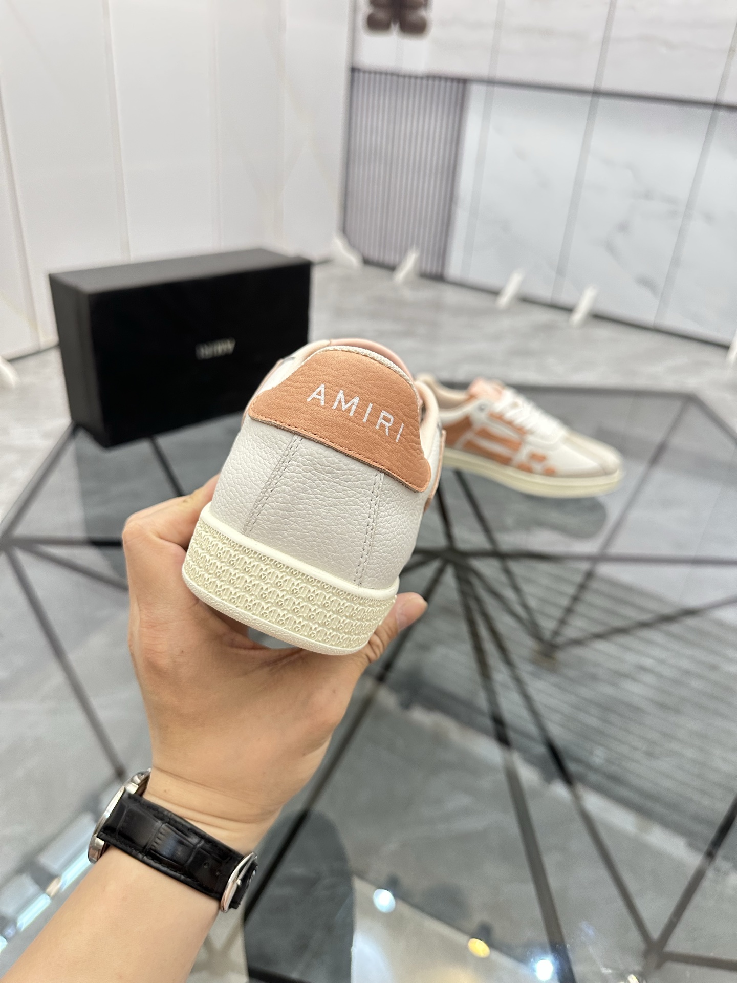 Amiri Low-Top Casual Sneakers White Apricot
