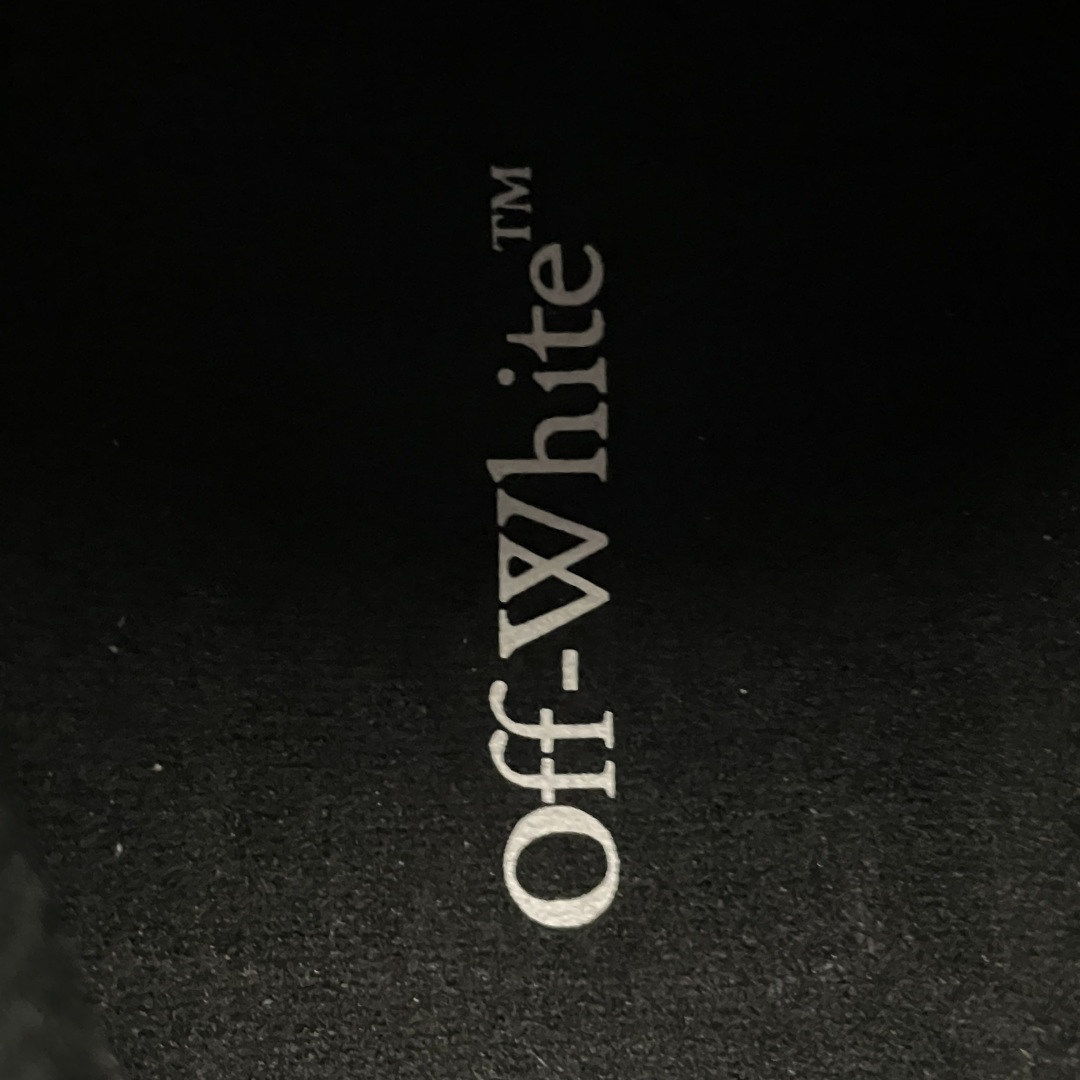 Off-White Retro Low-Top Sneakers Purple