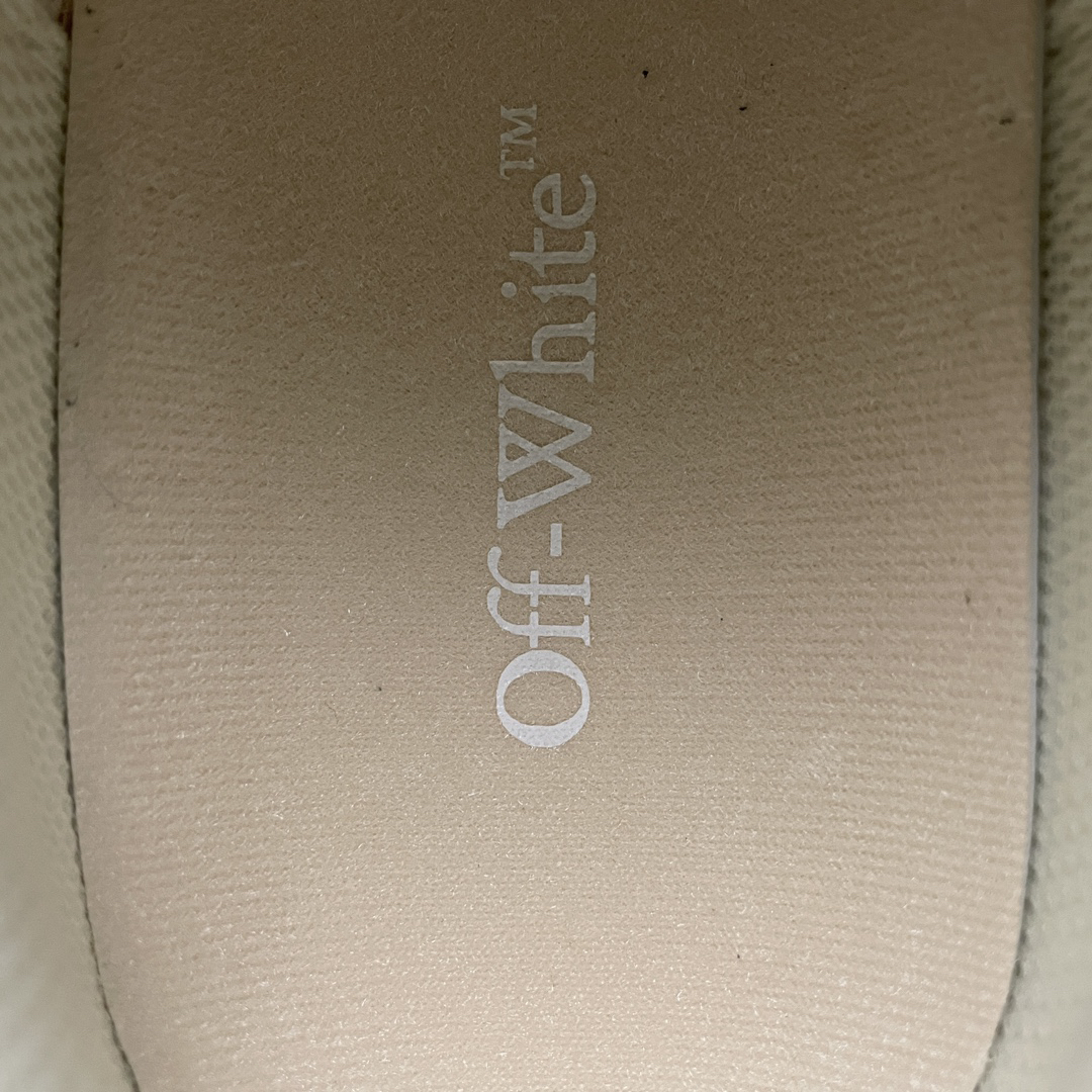 Off-White Low-Top Retro Sneaker Beige