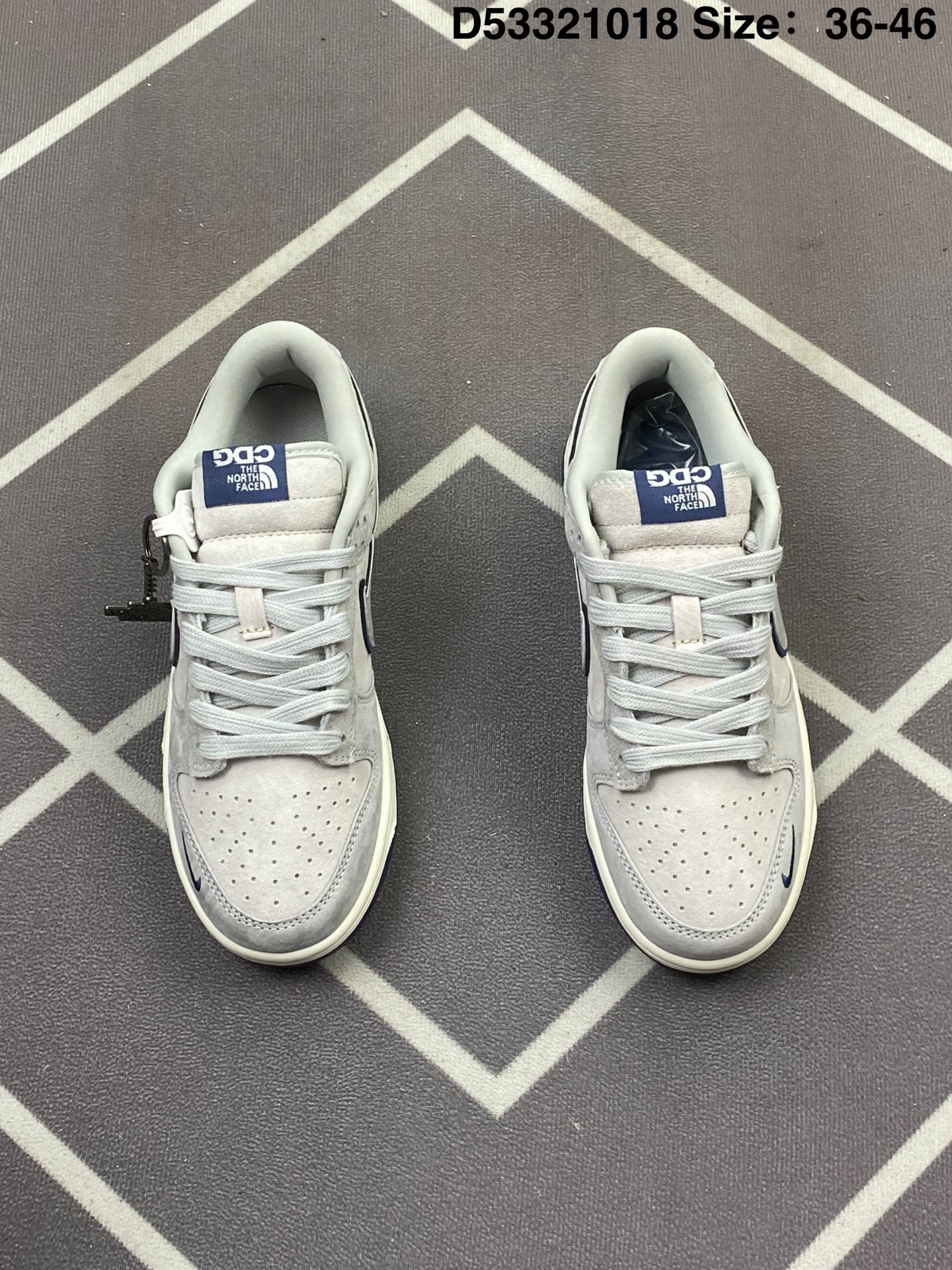 Nike Dunk Low SB Skate Shoes Grey Blue