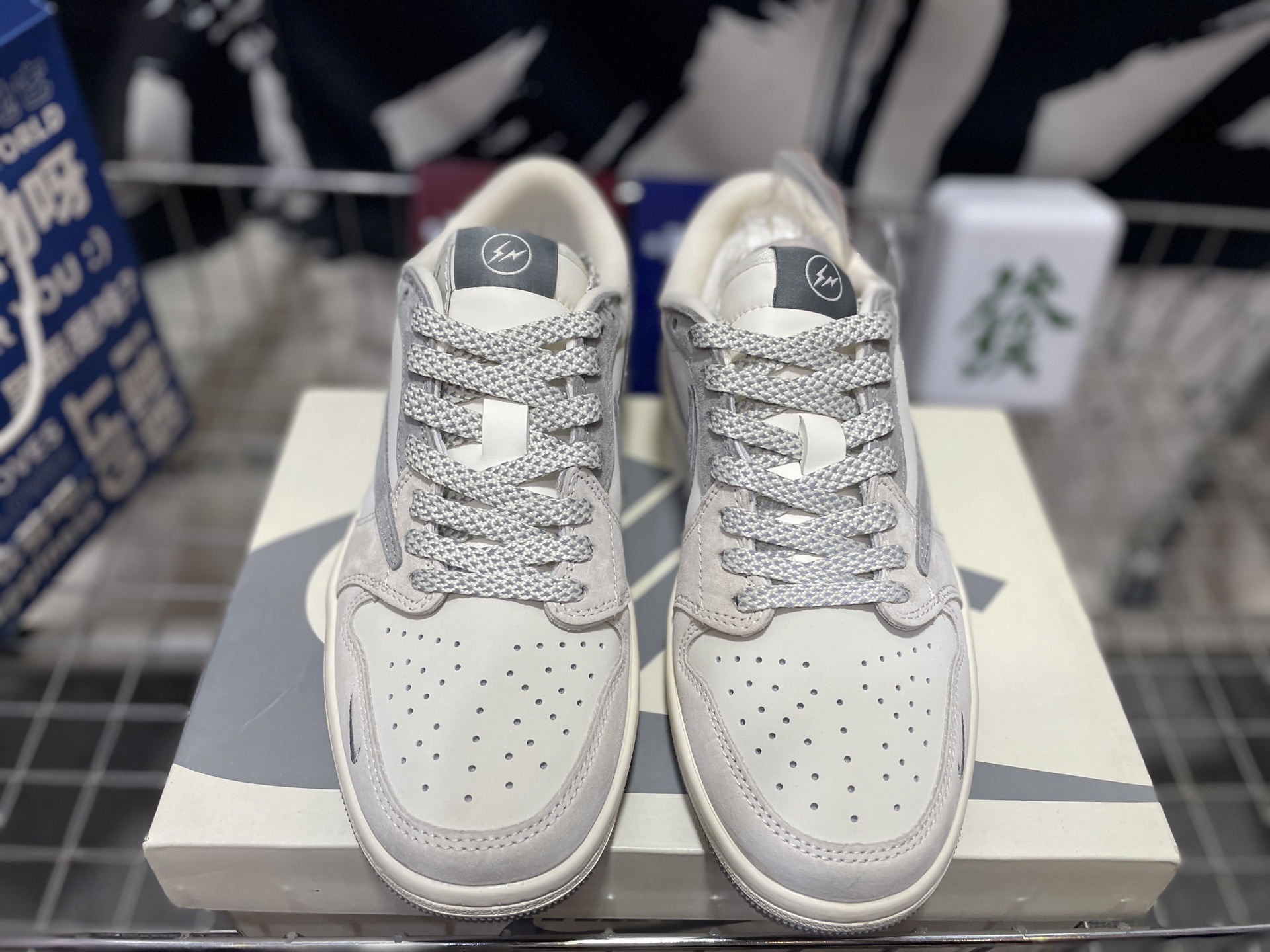 Jordan AJ1 Low TS Reverse Mocha White/Gray