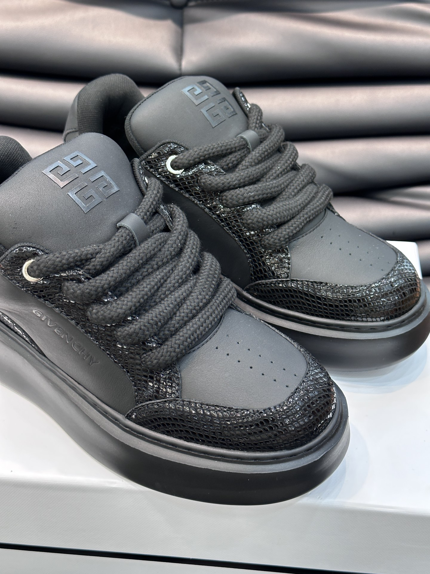 Givenchy Platform Casual Sneakers Black