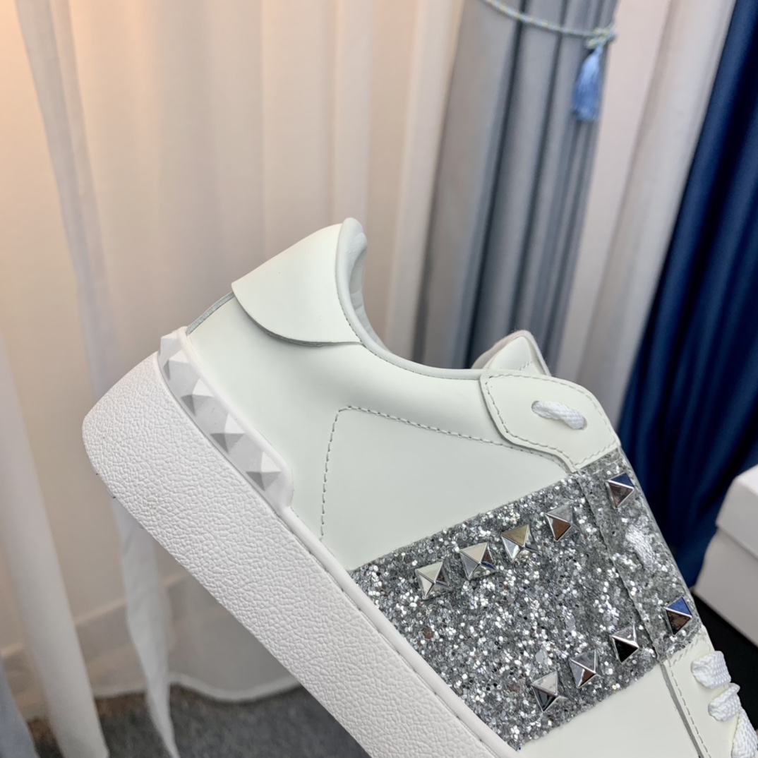 Valentino Rockstud Sneakers White
