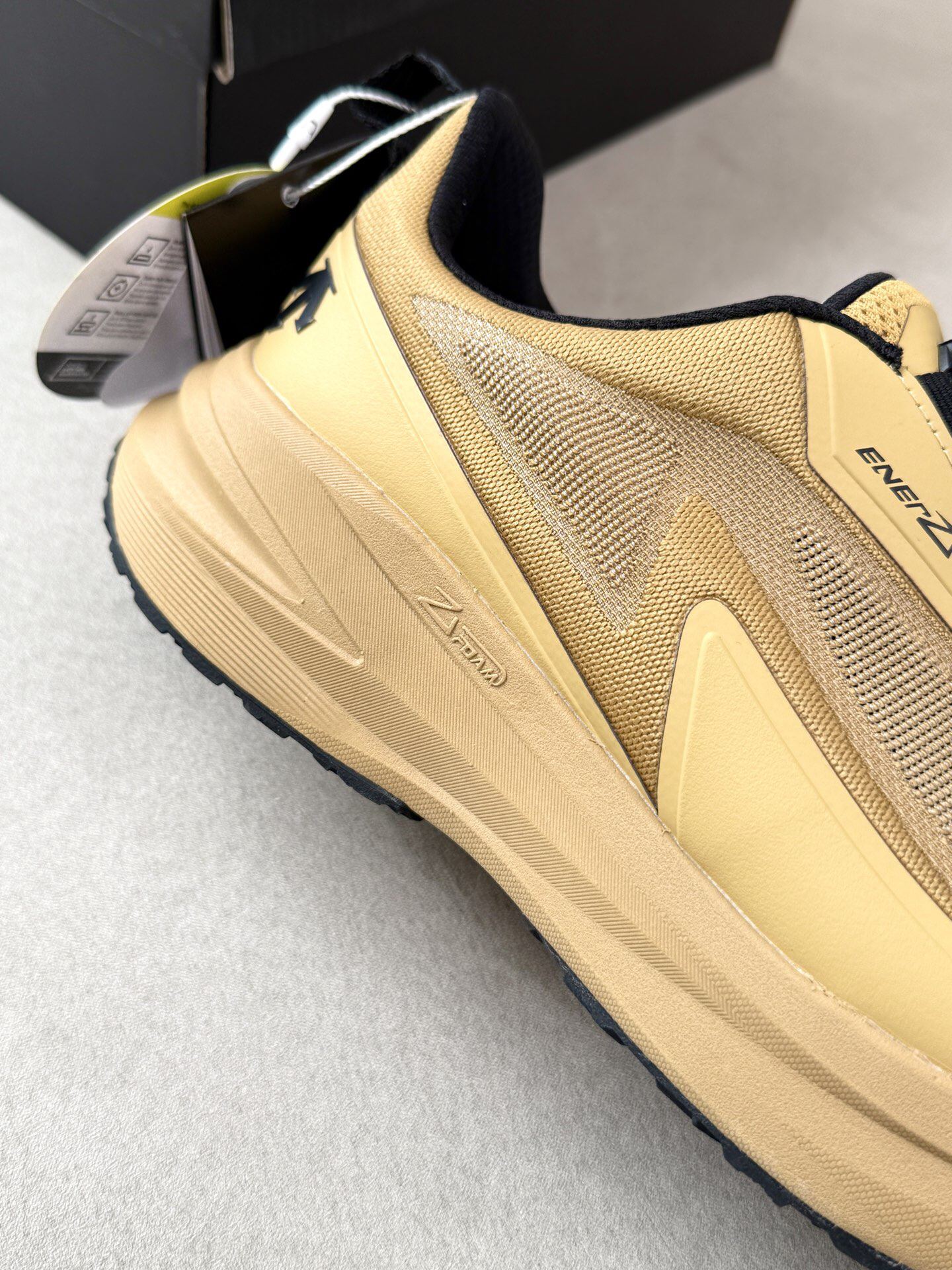 Descente BOA Dial Casual Sneakers Khaki