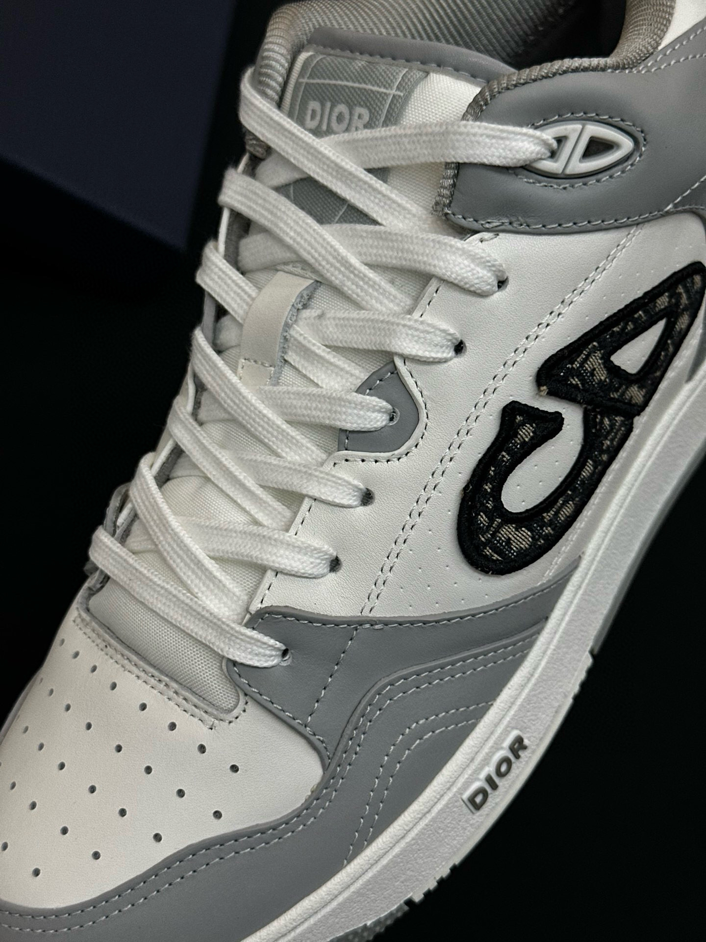 Dior B57 Low-Top Sneakers Grey/White