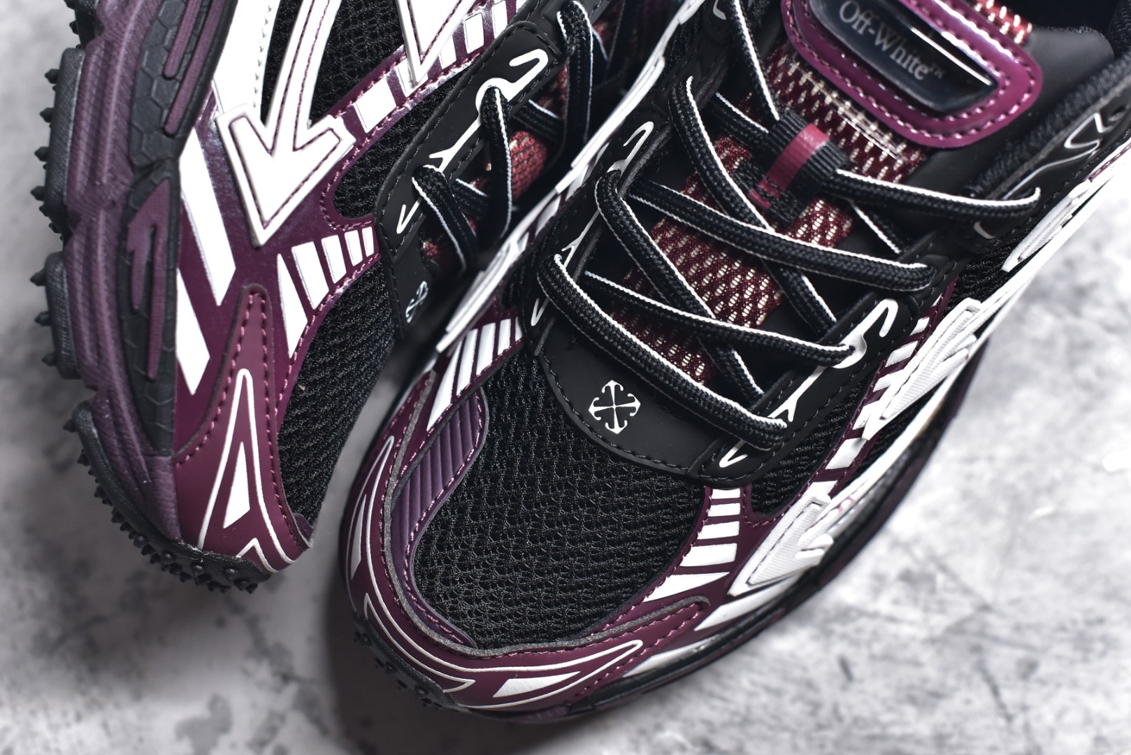 Off-White Arrow Runner Sneakers Purple