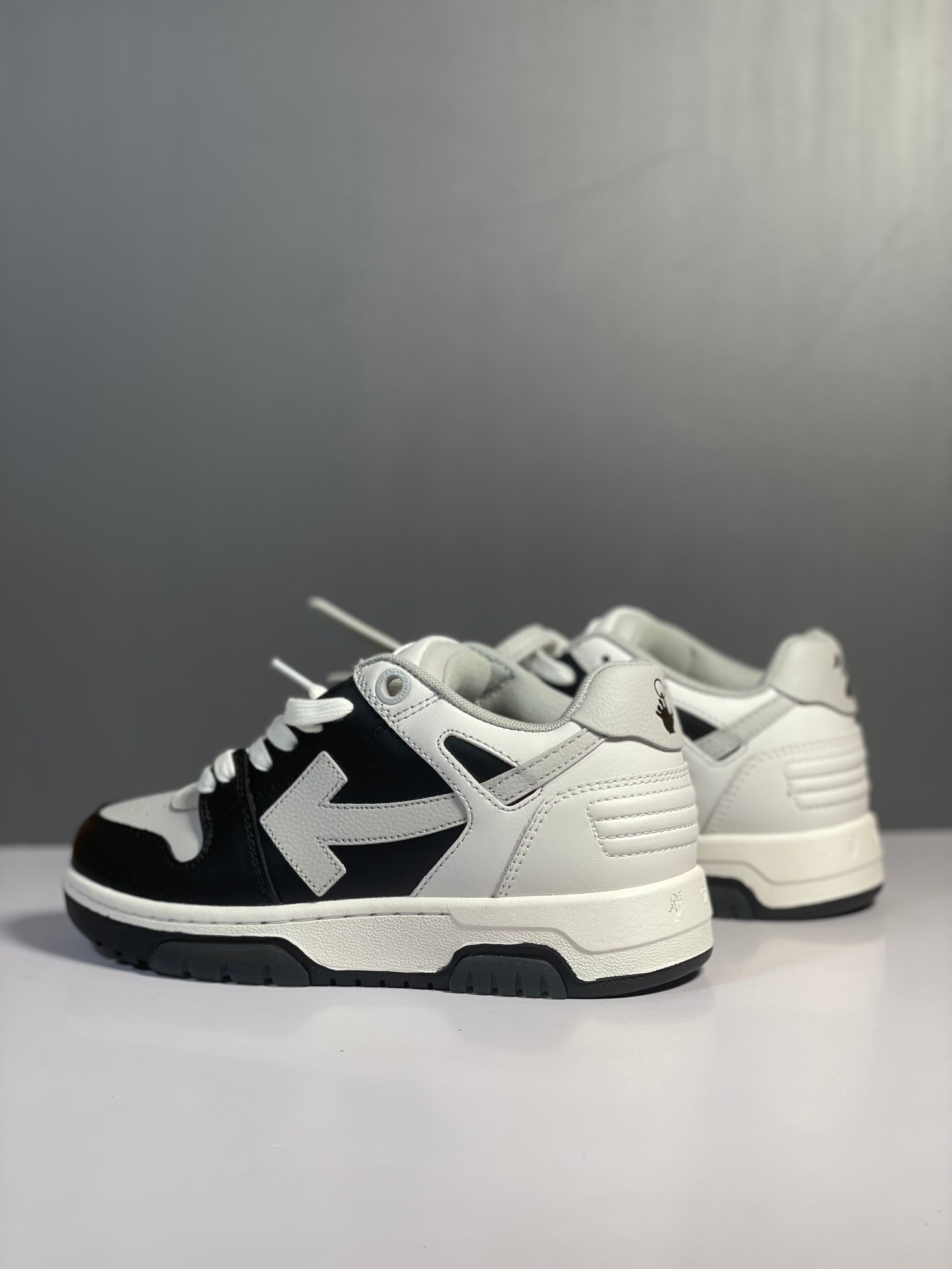 Off-White Out Of Office Low-Top Sneakers Black/White/Grey