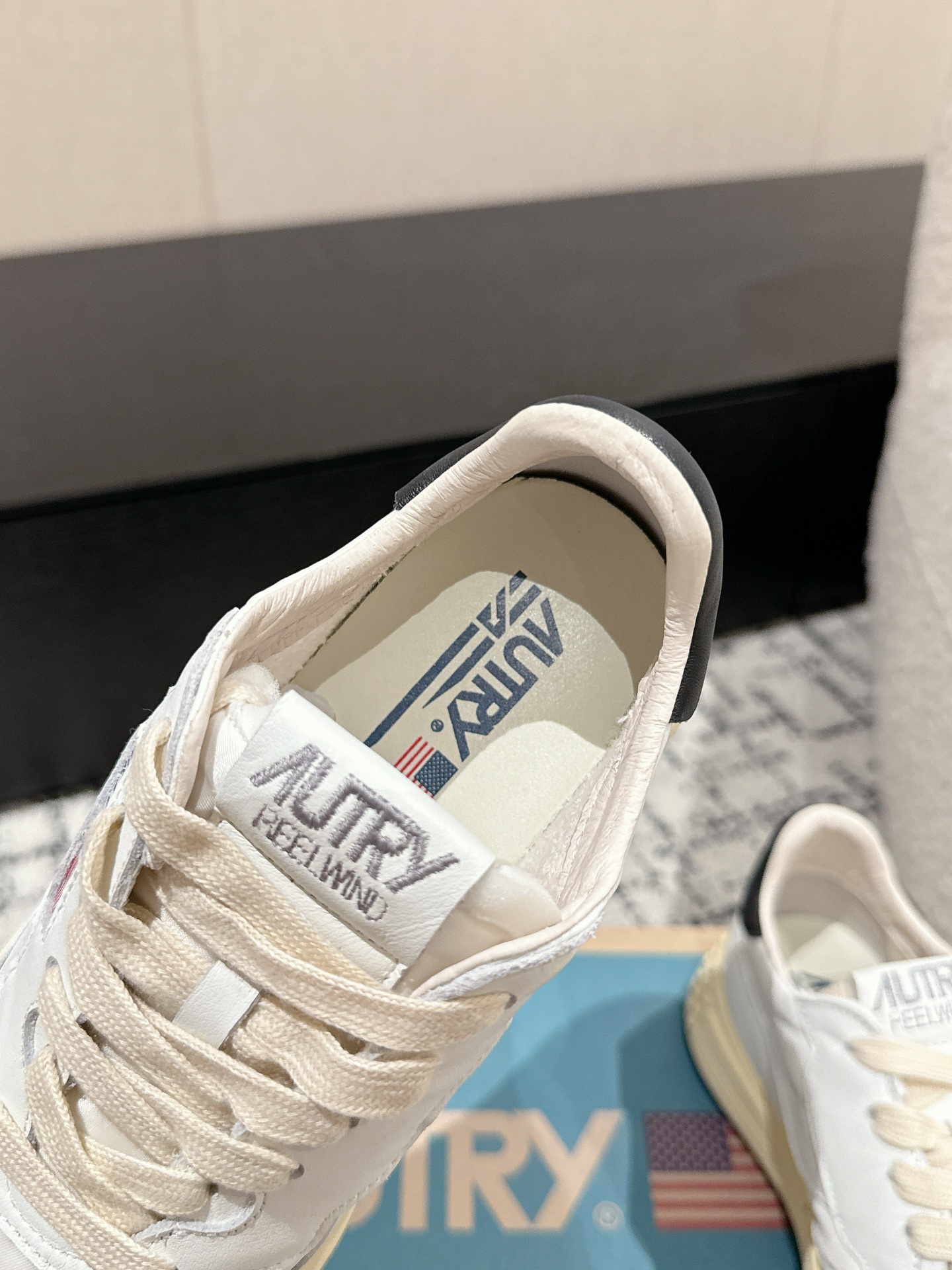 Autry Reelwind Retro Runner Sneakers White