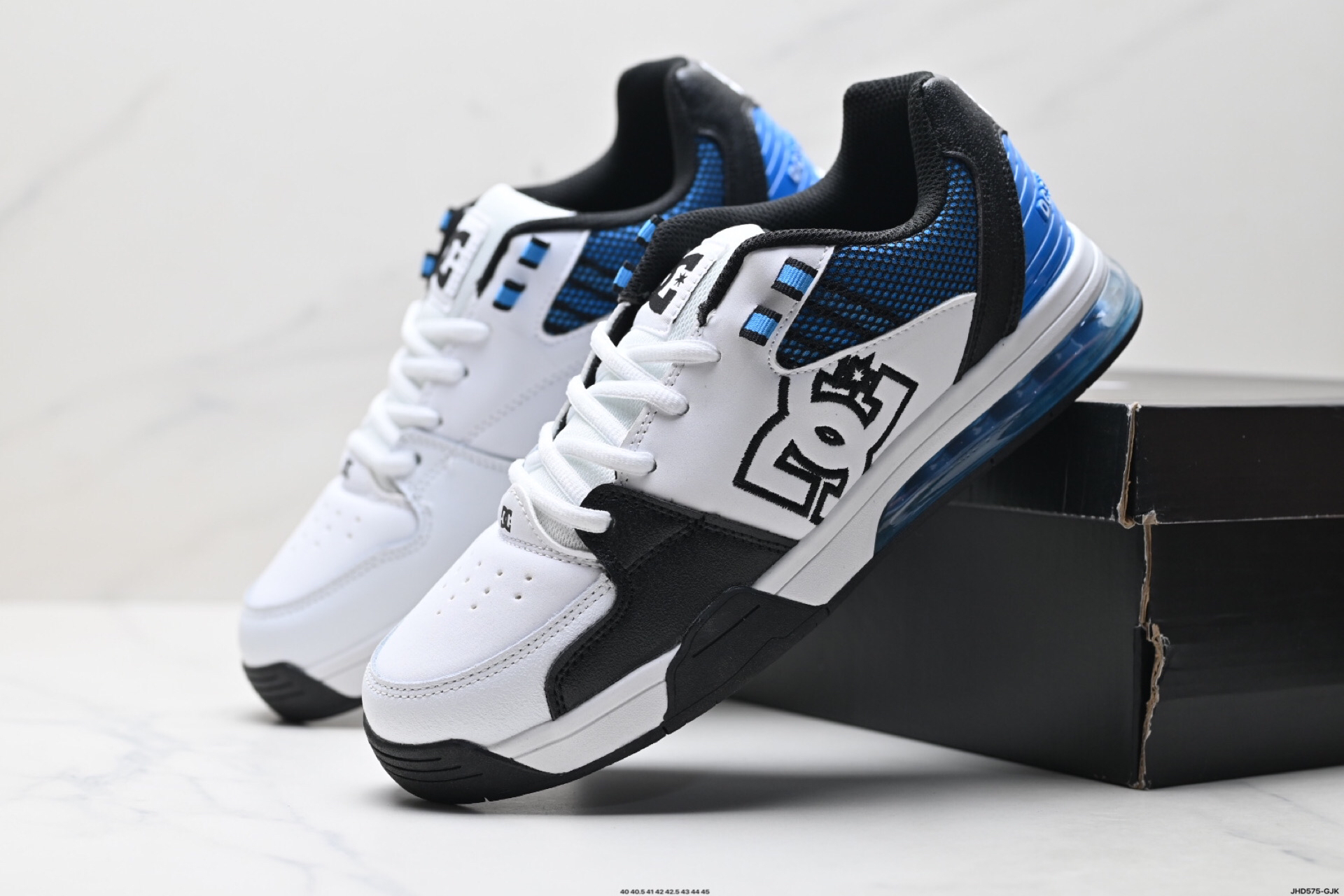 DC Shoes Versatile Low Air Sneaker White/Black/Blue