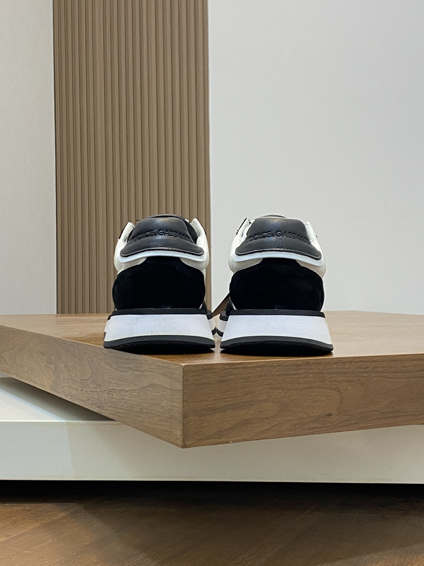 Dolce & Gabbana DG Logo Low-Top Sneakers Black/White