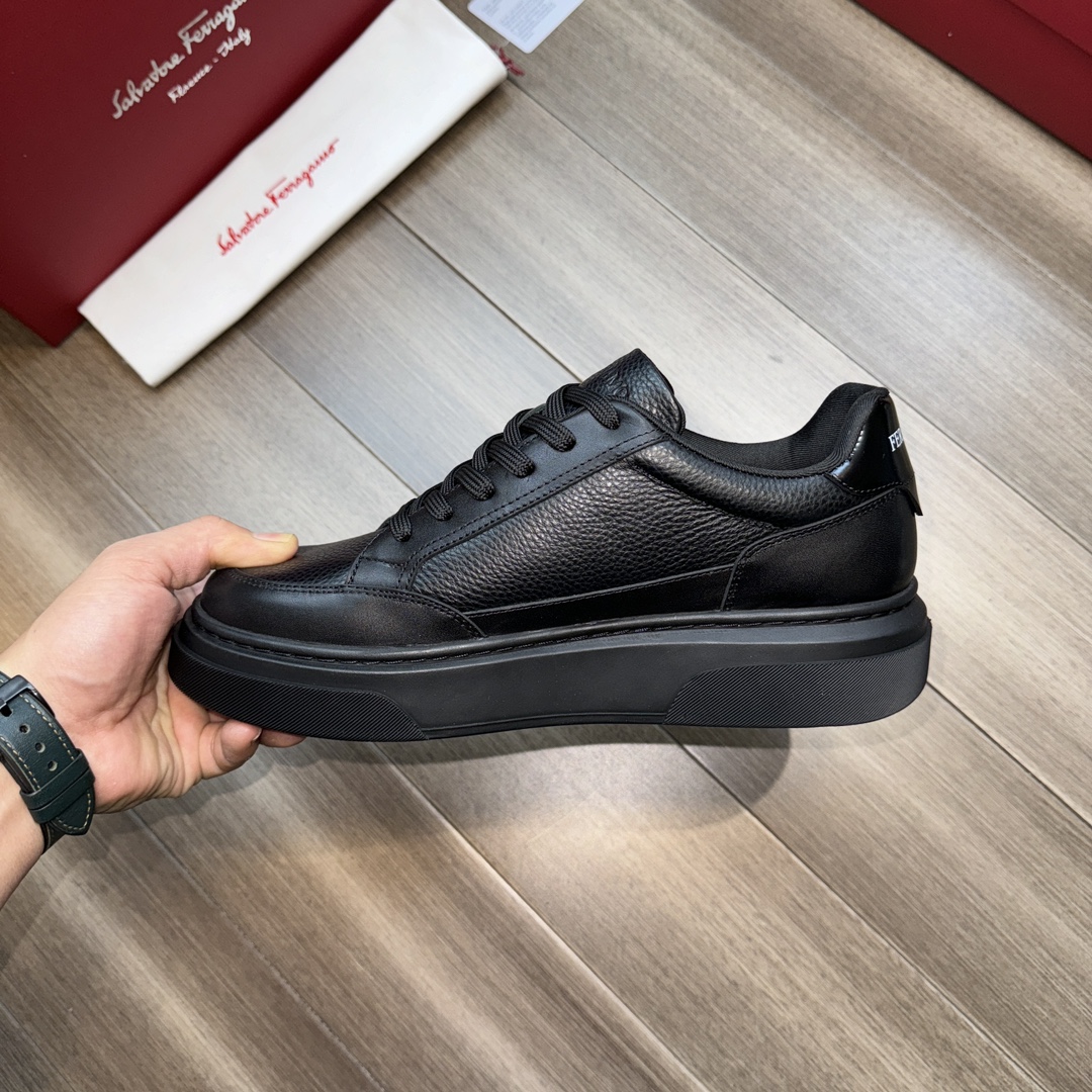 Ferragamo Logo Low-Top Sneakers Black