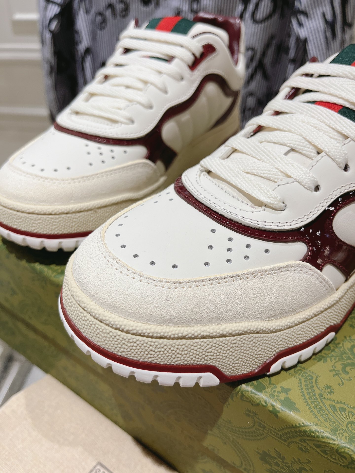 Gucci Vintage Low-Top Sneakers White/Burgundy