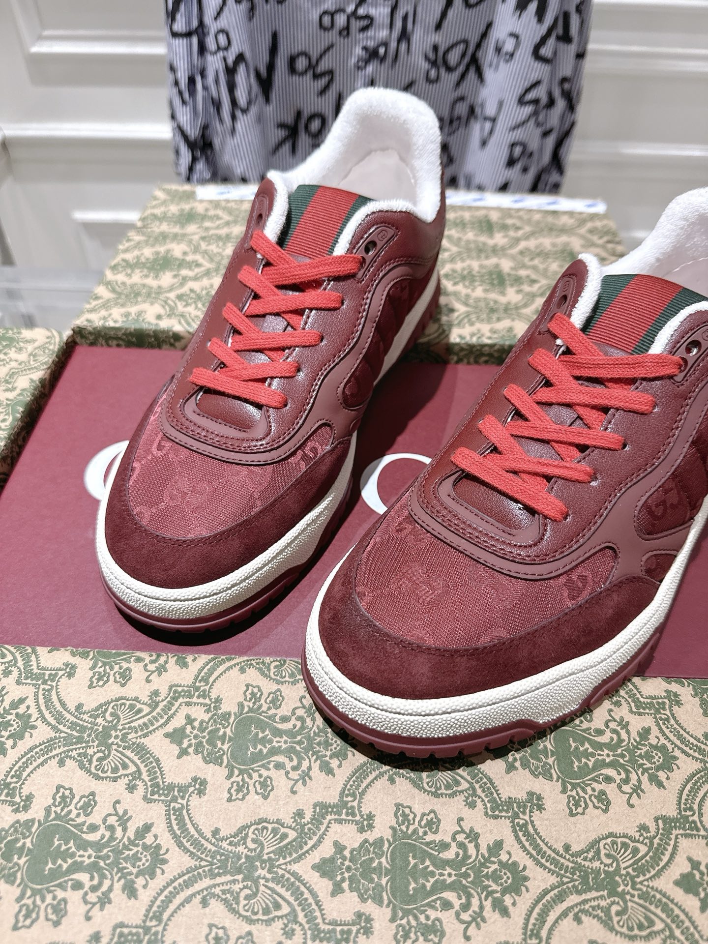 Gucci Vintage Low-Top Sneakers Burgundy