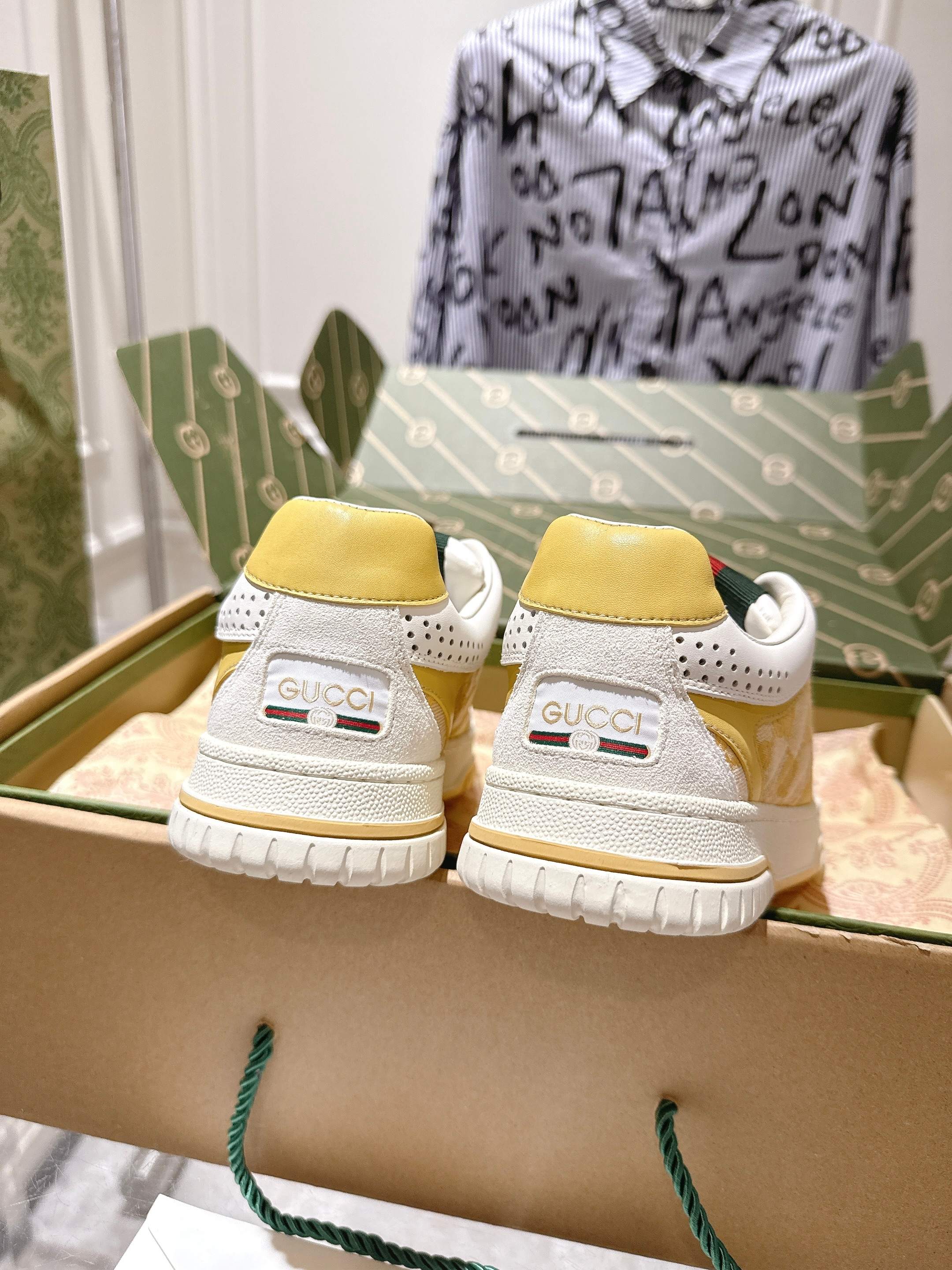Gucci Vintage Distressed Sneakers White/Gold