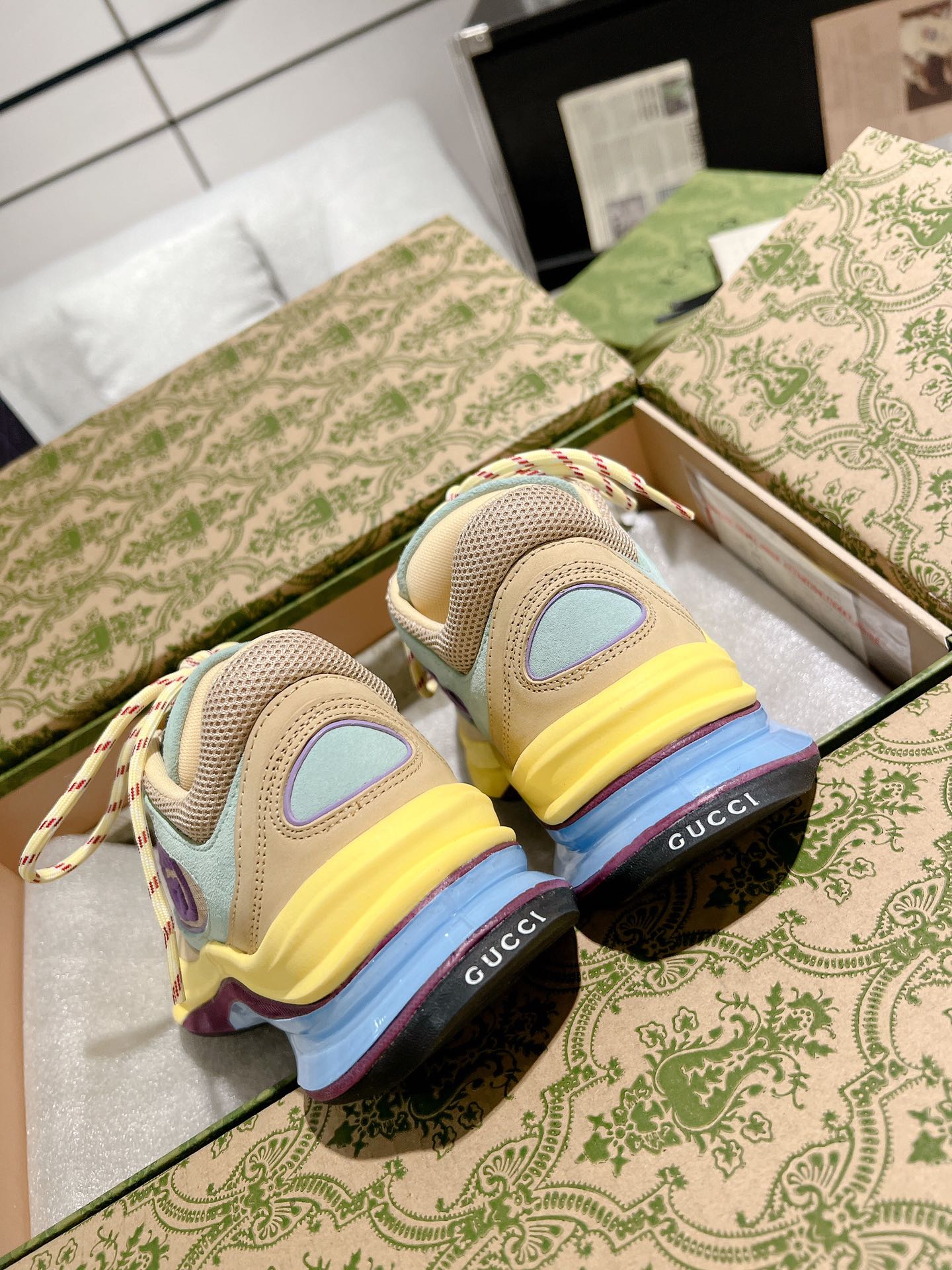 Gucci Run Chunky Sneakers Multicolor
