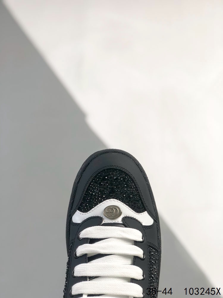 Gucci Distressed Screener Sneakers Black/White