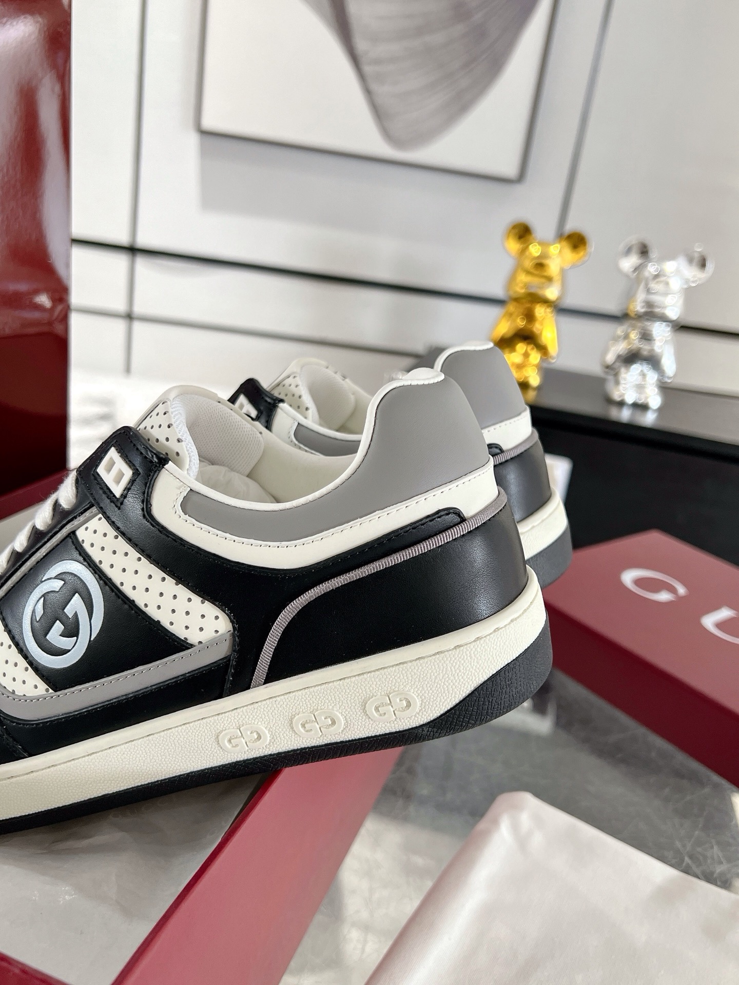 Gucci GG Retro Defense Sneakers Black/White