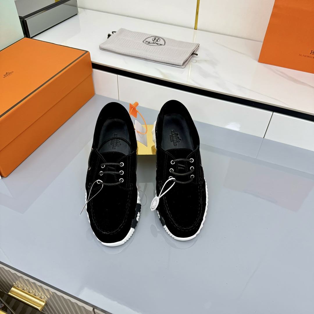 Hermes Loosneaker Leather Sneaker Black