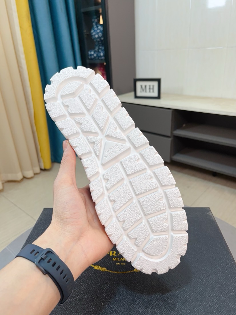 Prada Logo Low-Top Sneakers Black