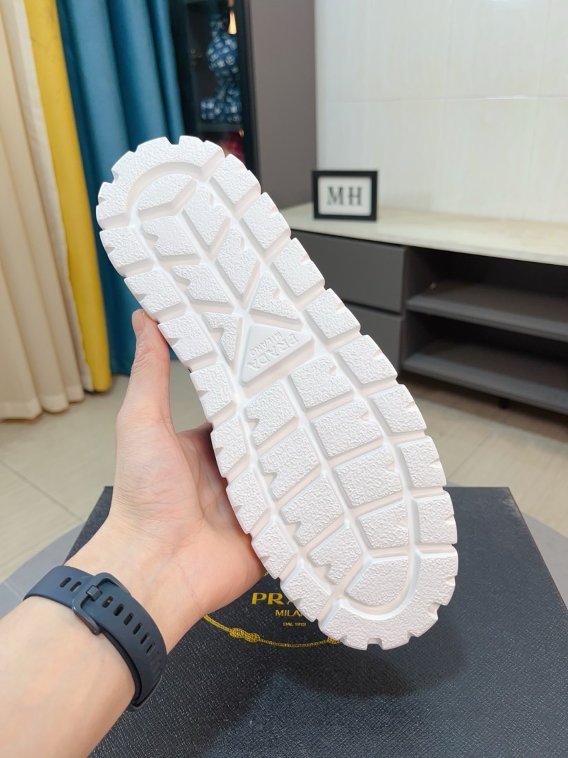 Prada Logo Low-Top Sneakers Multicolor
