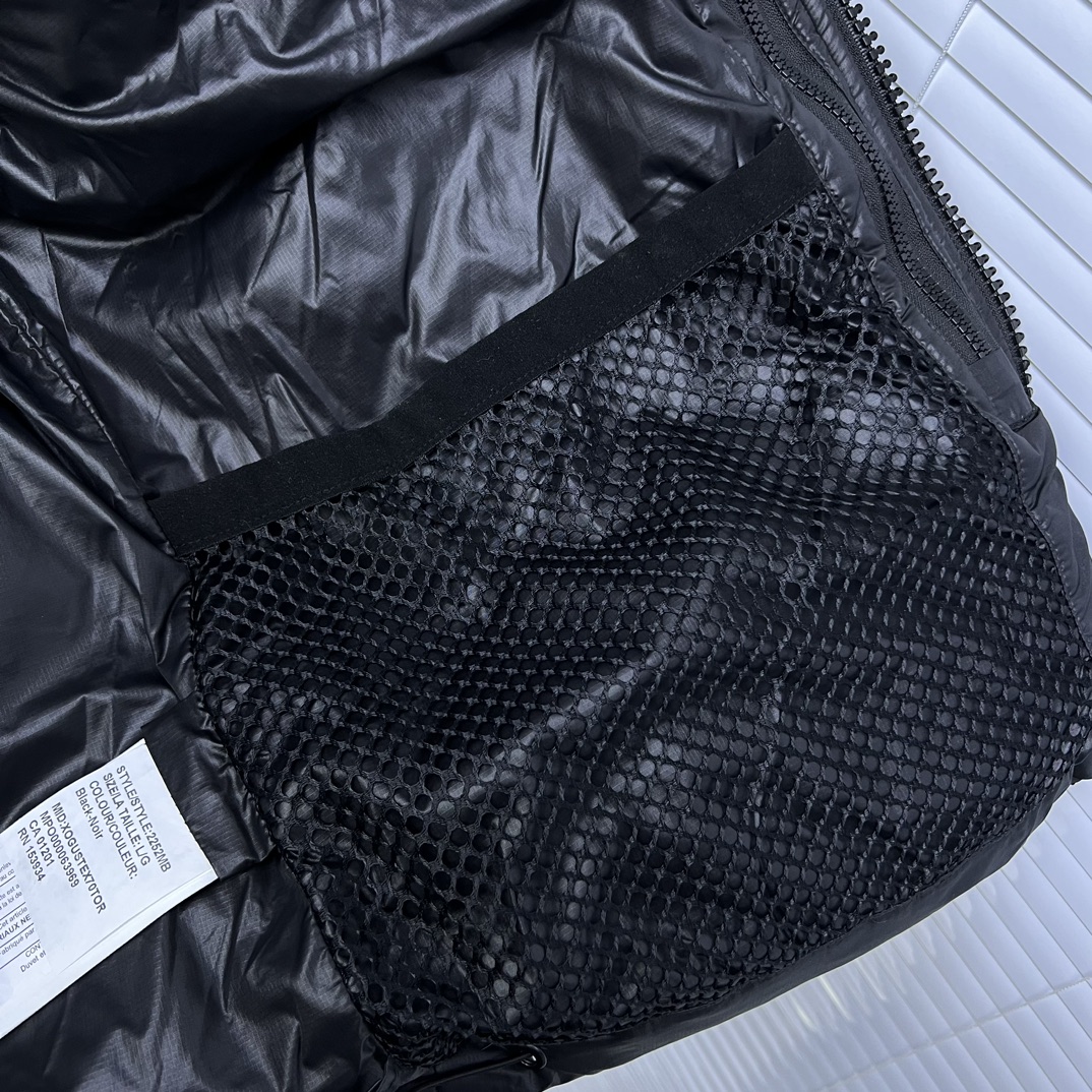 Canada Goose Crofton Puffer Jacket Black