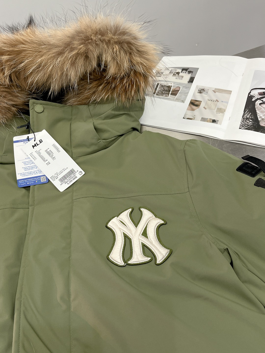 MLB NY Yankees Fur-Trim Down Parka Olive