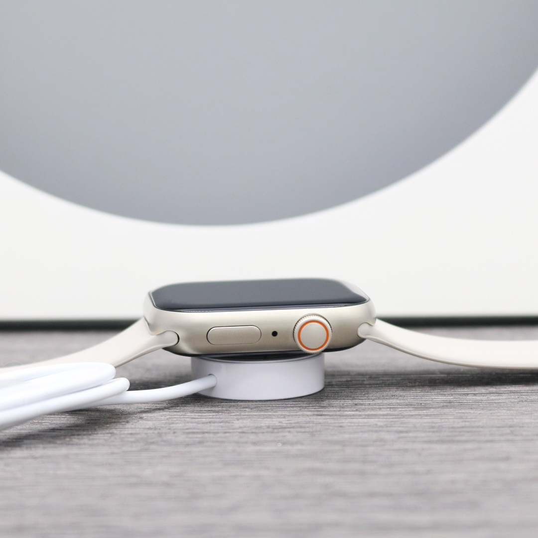 Apple Watch Series 8 45mm Smart Sport Watch Silver