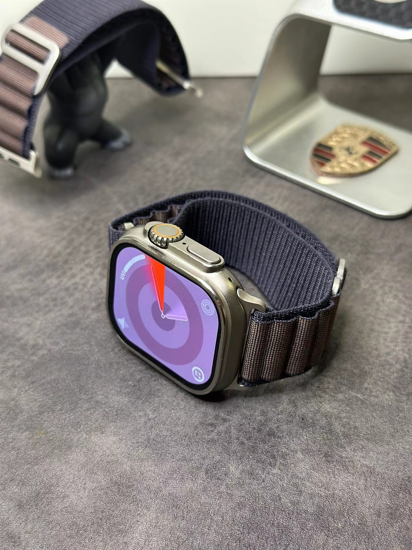 Apple Watch Ultra 2 Smartwatch Titanium Gray