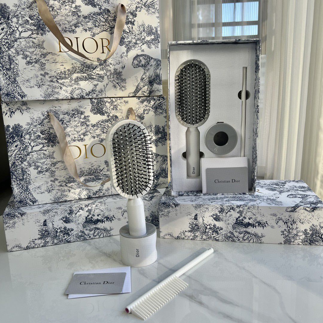 Dior Anti-Static Air Cushion Hair Brush Set White
