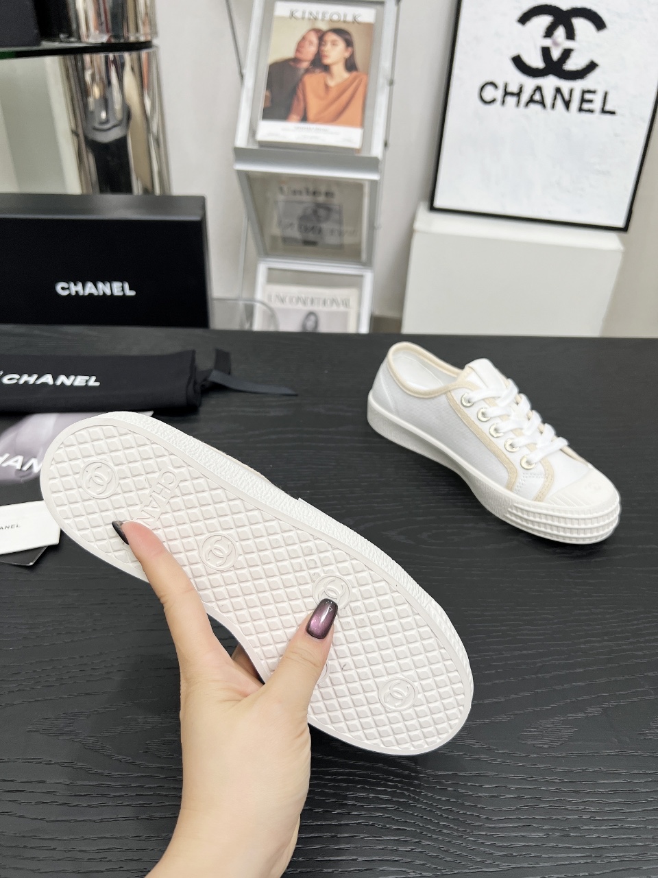 Chanel Vintage Low-Top Sneakers Off-White