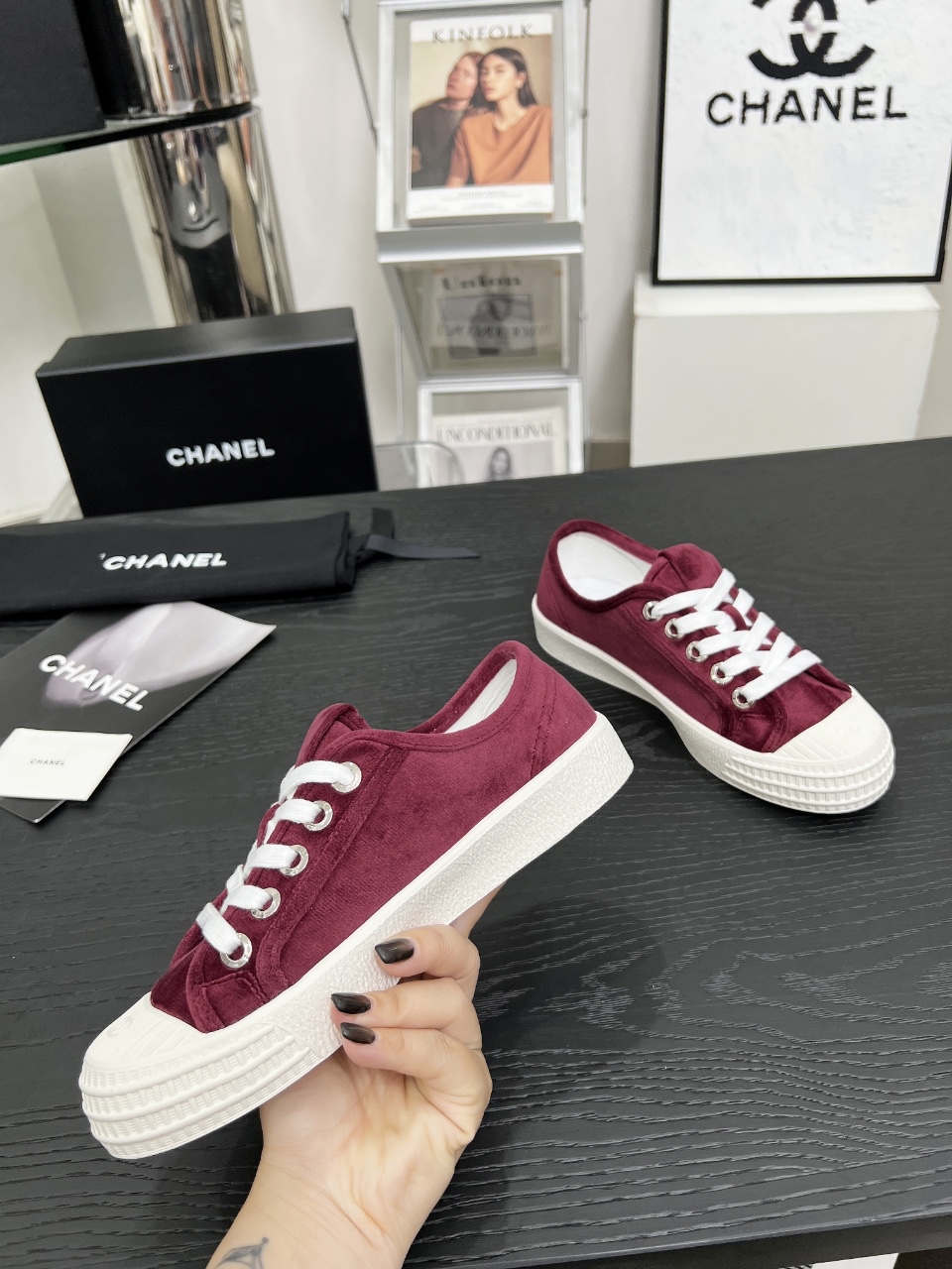 Chanel Vintage Low-Top Sneakers Burgundy