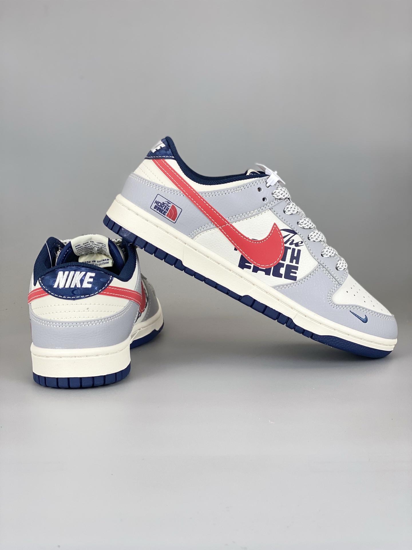 Nike SB Dunk TNF Grey Red