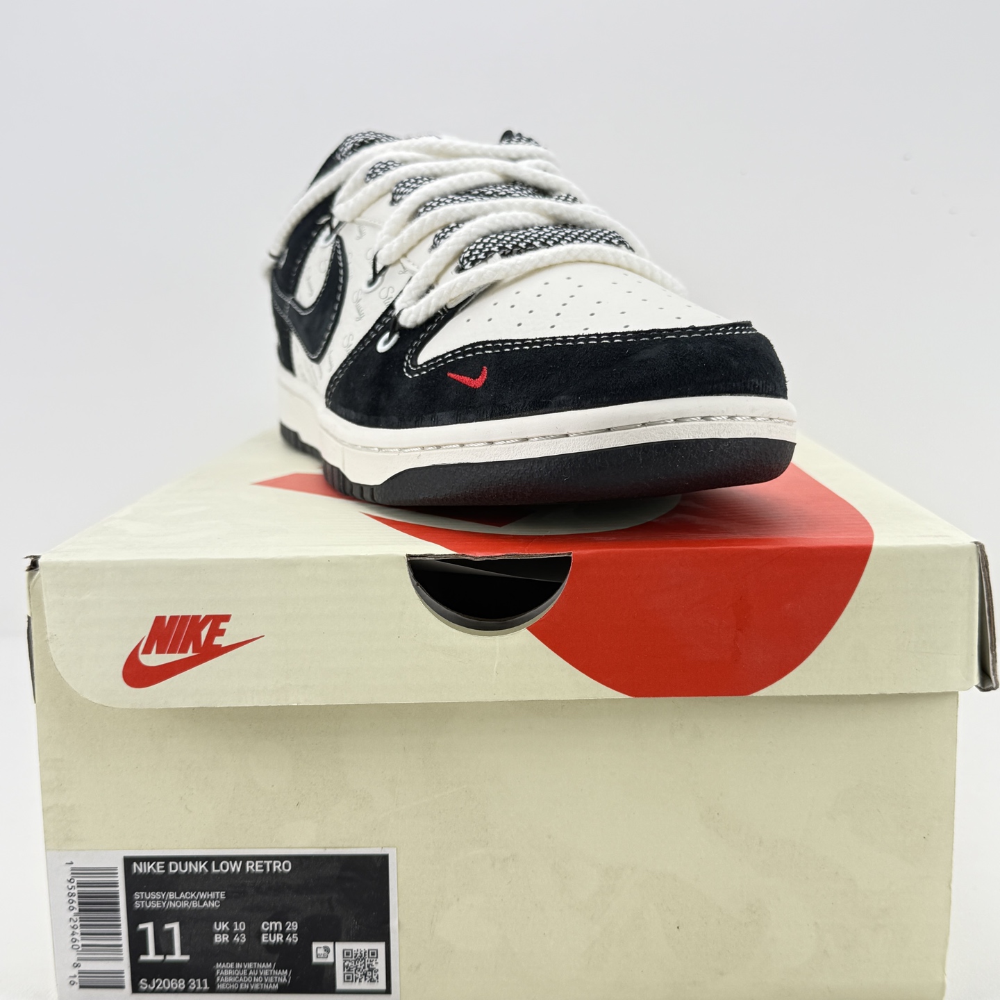 Nike SB Dunk Low Black White