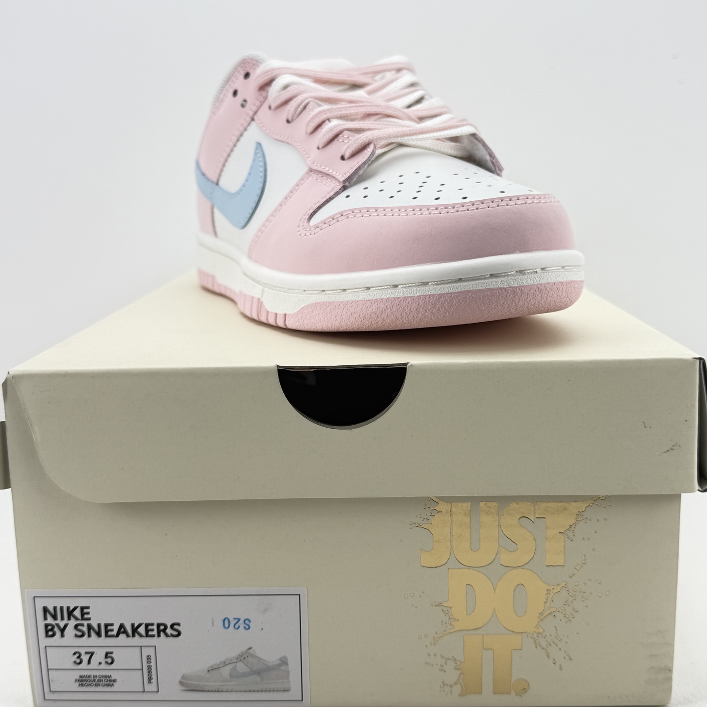 Nike SB Dunk Low Pink Blue