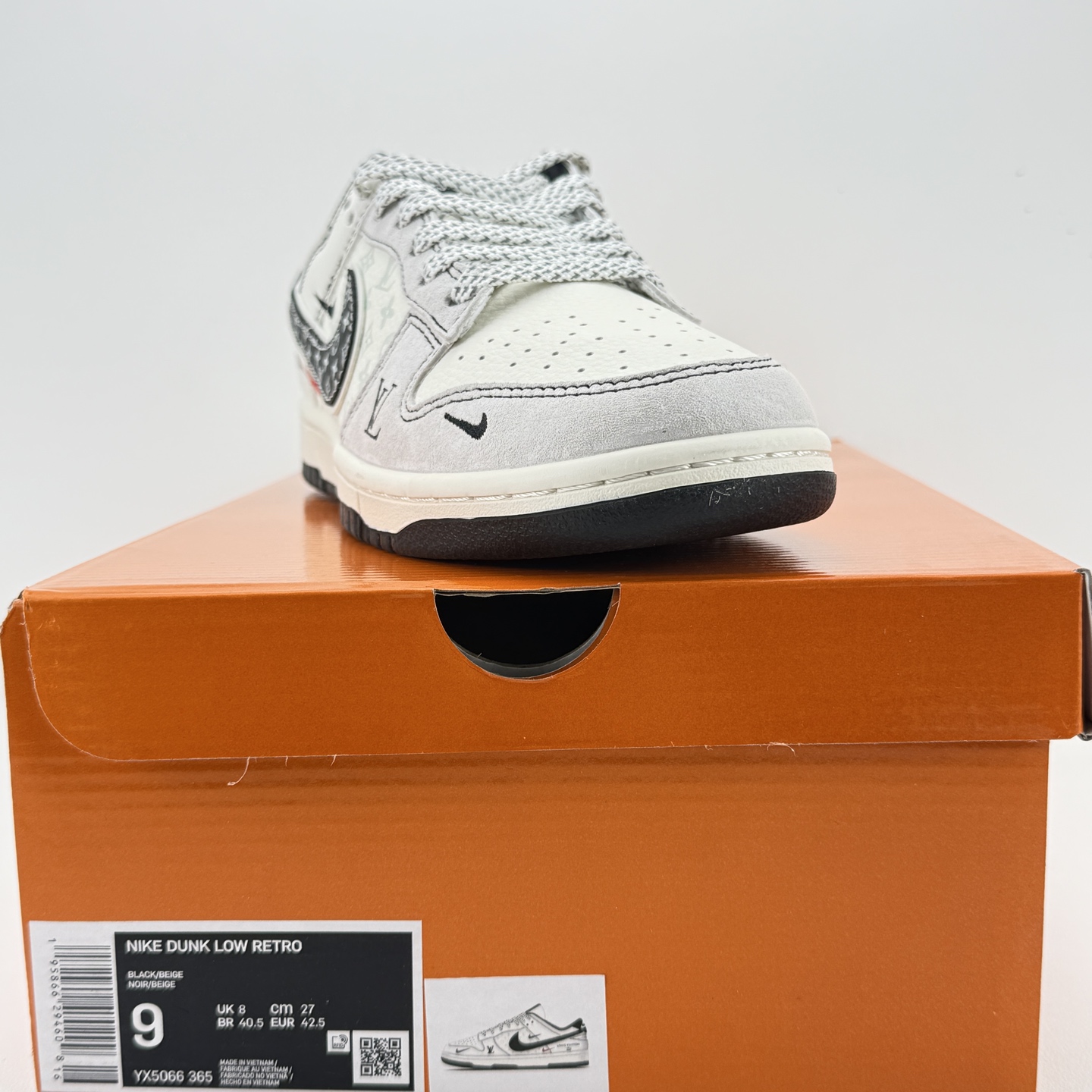 Nike SB Dunk Low Black Beige
