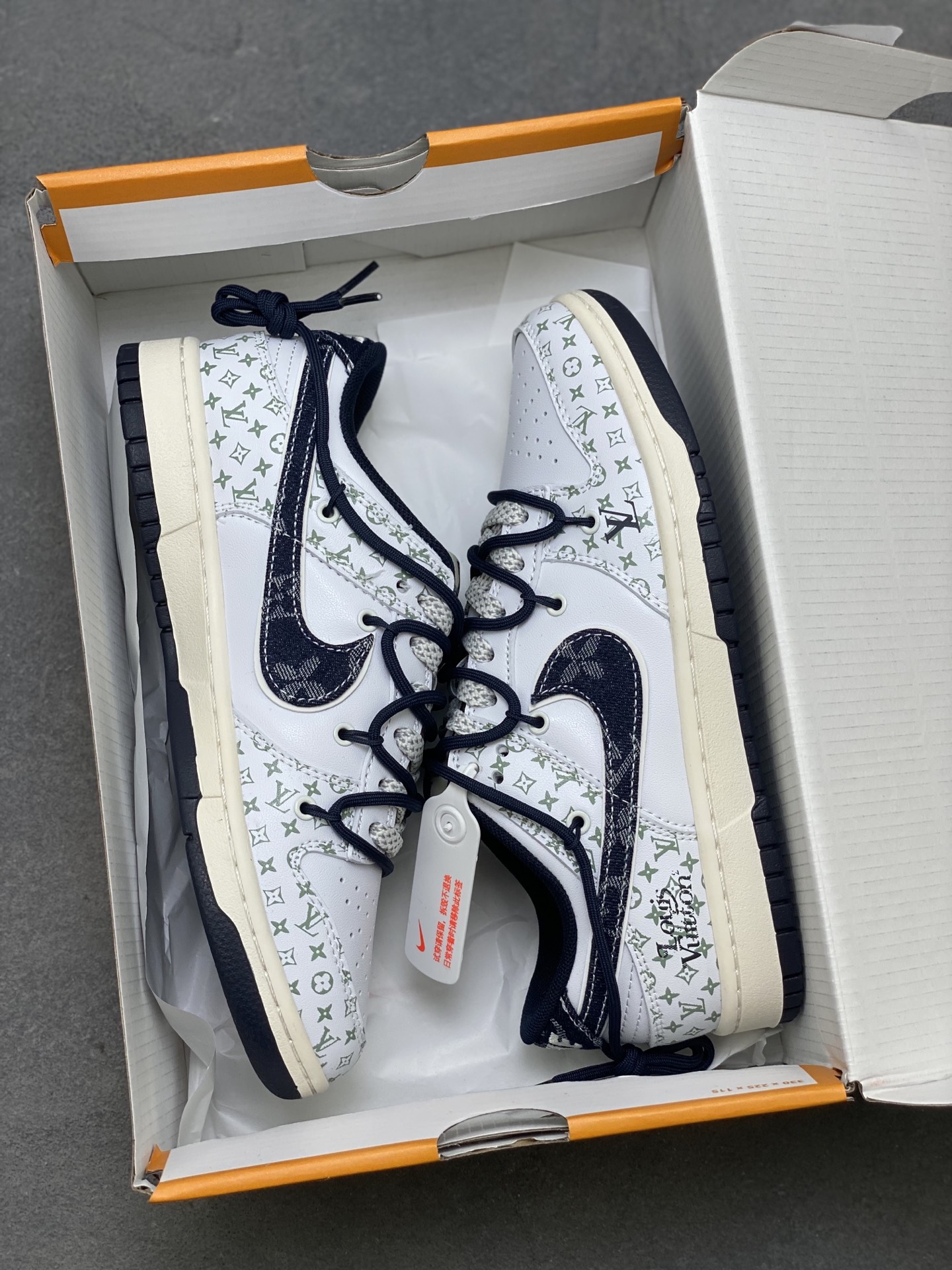 Nike SB Dunk Low White Navy