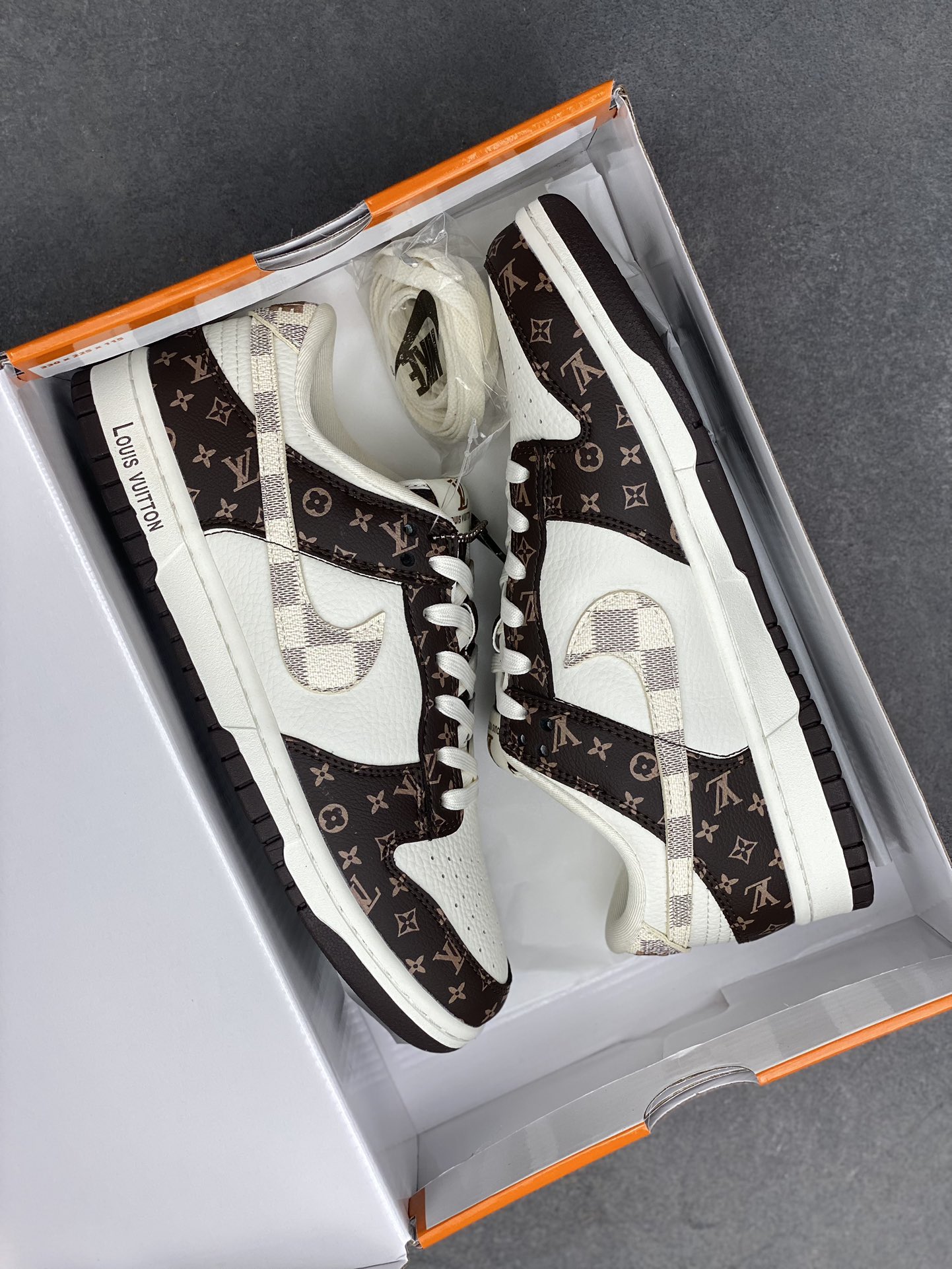 Nike SB Dunk Low Brown White