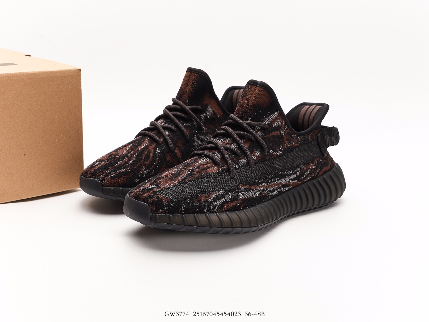 Adidas Yeezy Boost 350 V2 Sneakers Black/Brown