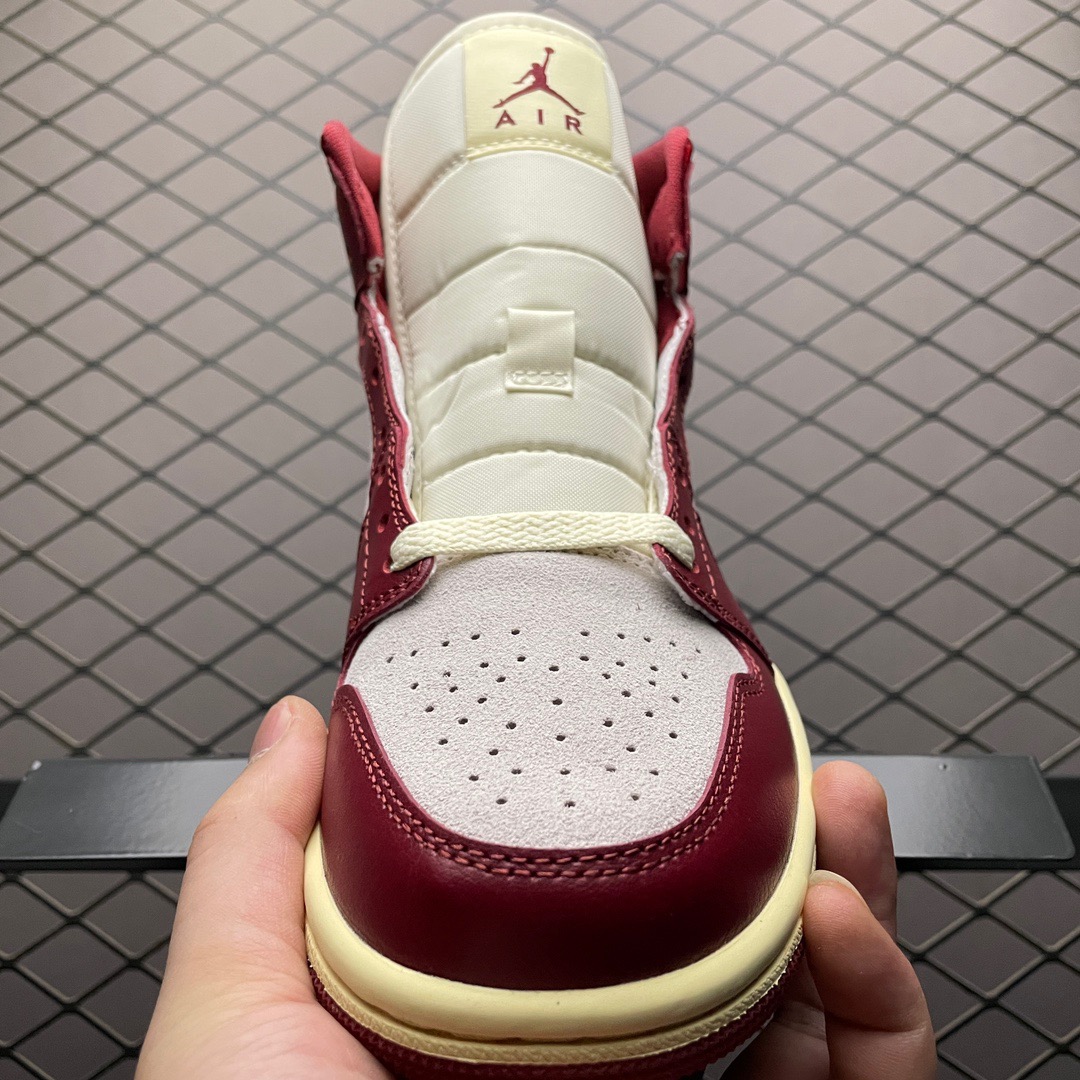 Jordan Air Jordan 1 Mid DZ2820-601 Burgundy
