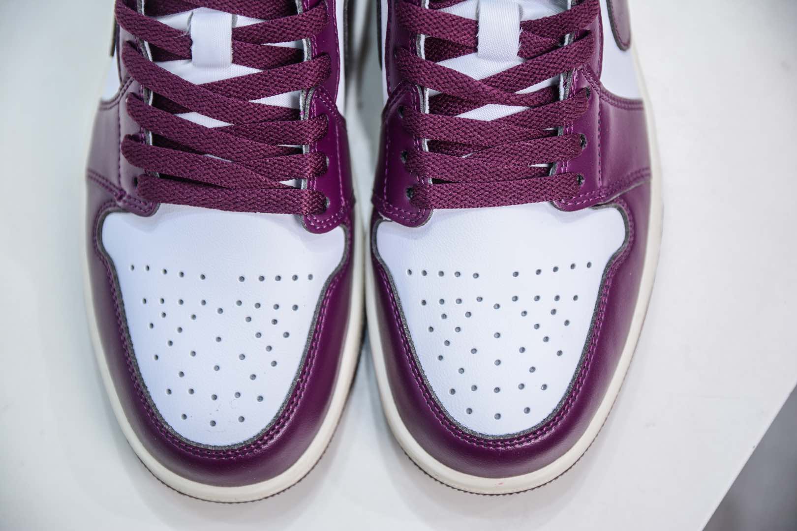 Jordan Air Jordan 1 Low Leather Sneakers Purple/White