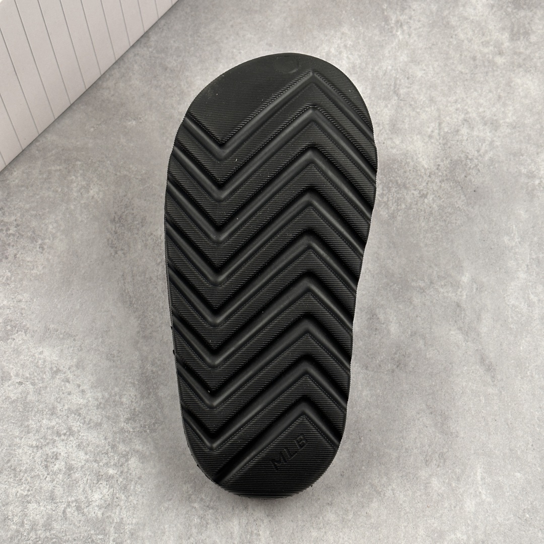 MLB NY Skier Slide Sandals Black