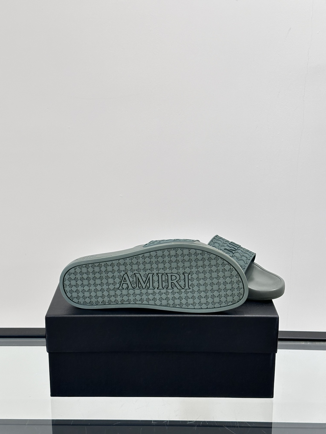 Amiri Embossed Logo Slides Green