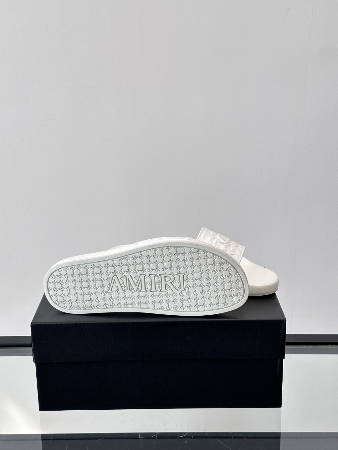 Amiri Embossed Logo Slide Sandals White