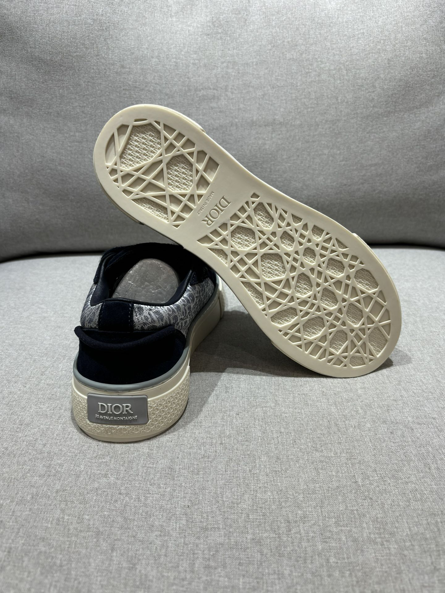 Dior B33 Oblique Low-Top Sneakers Navy