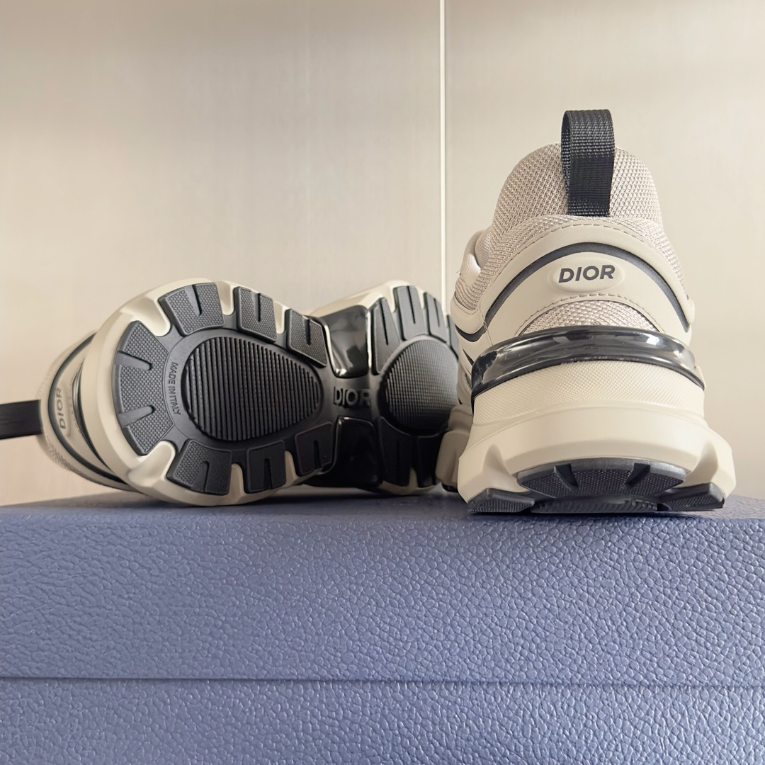 Dior B44 Blade Chunky Sneakers Beige